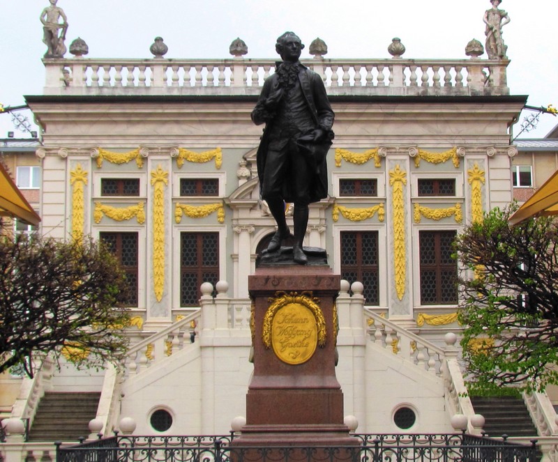 Leipzig Goethe devant la Vieille Bourse