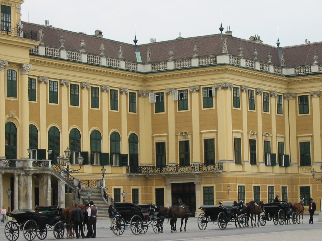 VIENNE Schönbrunn  fiacres