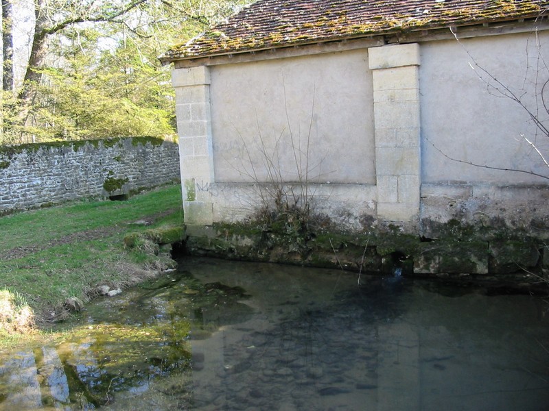 Abreuvoir lavoir de Lichy 1